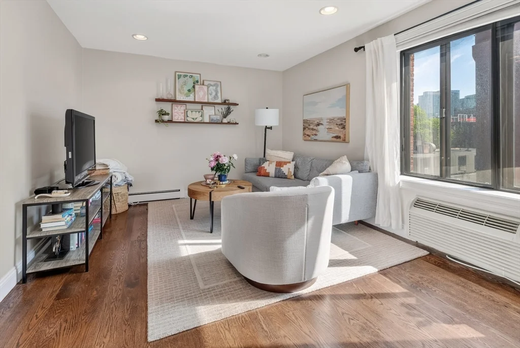 2 bed, 1 bath apartment for rent at 9 Appleton St Unit 310, South End — photo 1 of 15