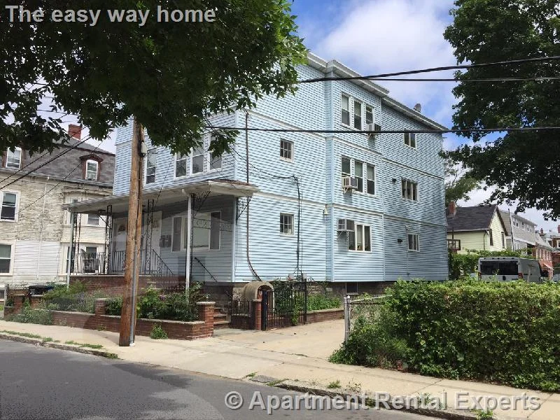 4 bed, 2 bath apartment for rent at 9 Arlington St Unit 2, Sullivan Square — photo 11 of 11