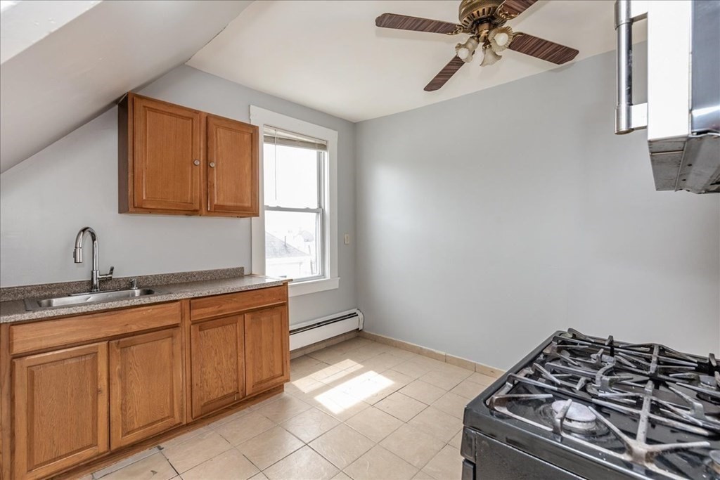 3 bed, 1 bath apartment for rent at 9 Arlington St Unit 3, Lynn — photo 6 of 9