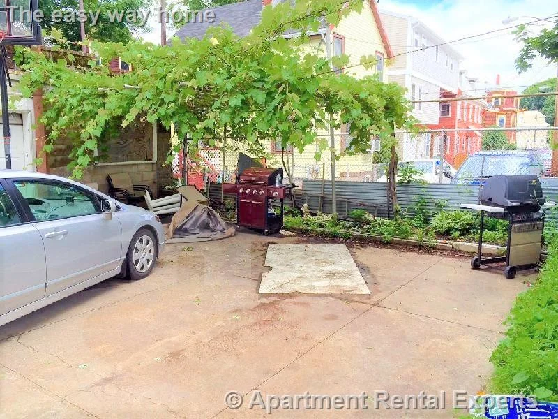 4 bed, 2 bath apartment for rent at 9 Arlington St Unit 3, Sullivan Square — photo 10 of 10