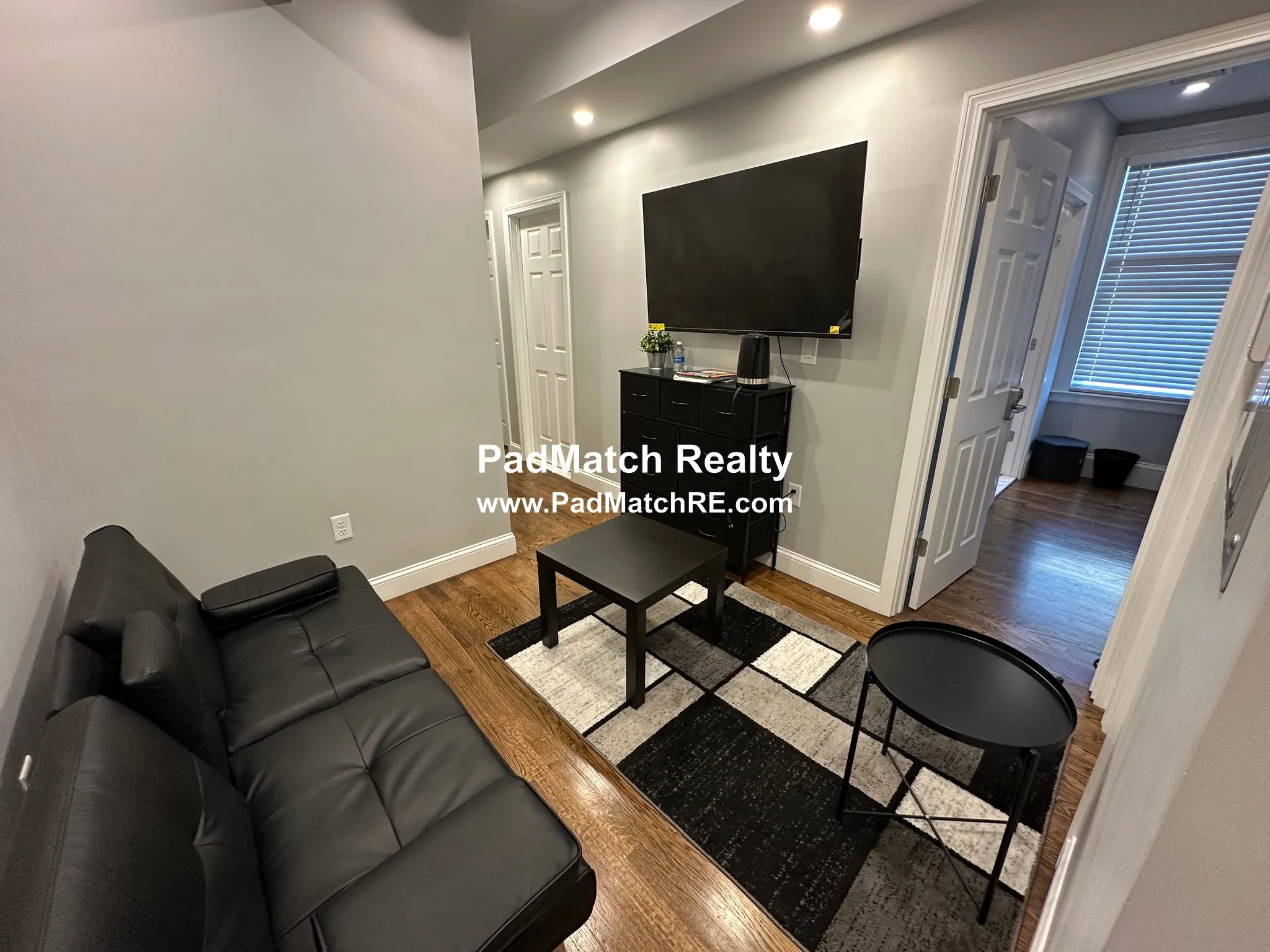 4 bed, 1 bath apartment for rent at 9 Ashford St Unit 2, Allston — photo 2 of 11