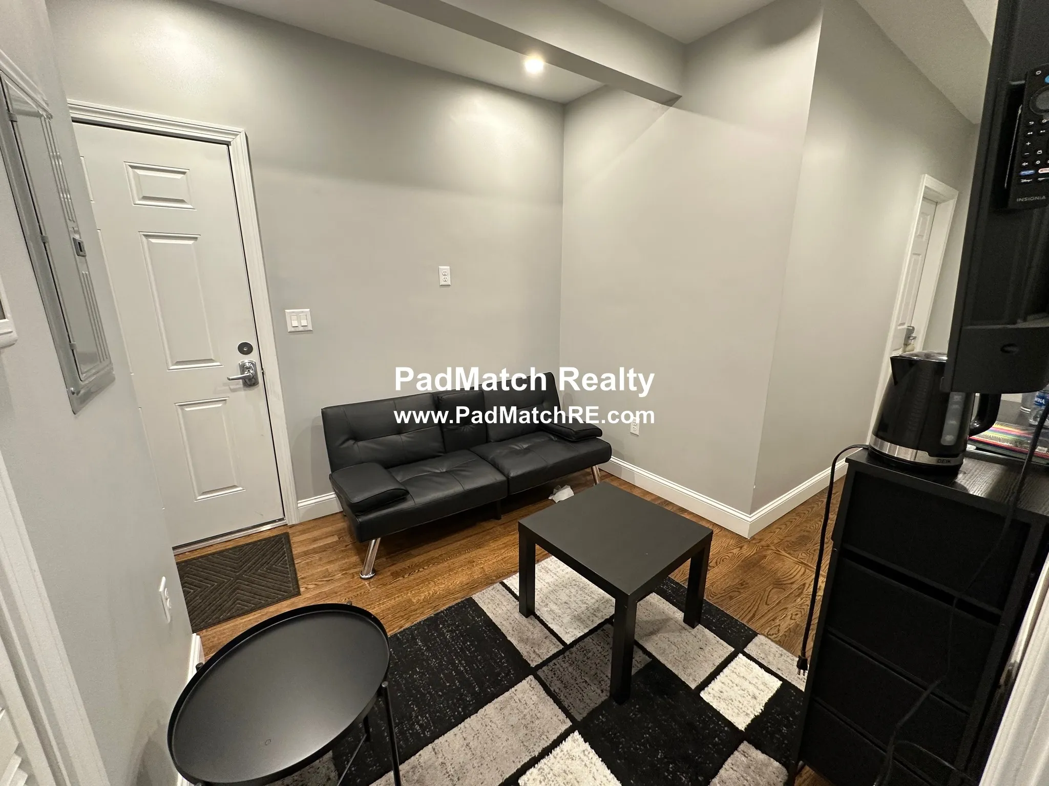 4 bed, 1 bath apartment for rent at 9 Ashford St Unit 2, Allston — photo 1 of 11