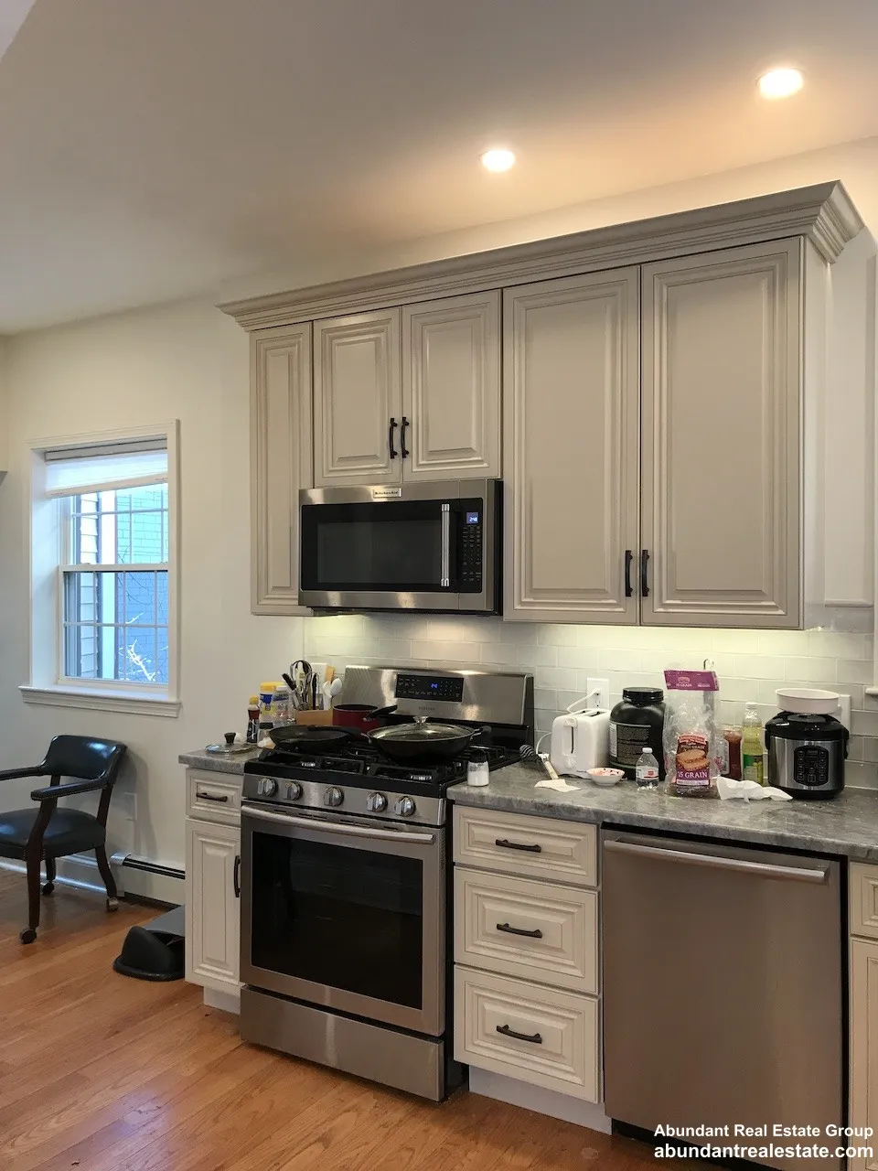 3 bed, 2 bath apartment for rent at 9 Ashton Pl Unit 9, Mid Cambridge — photo 6 of 32