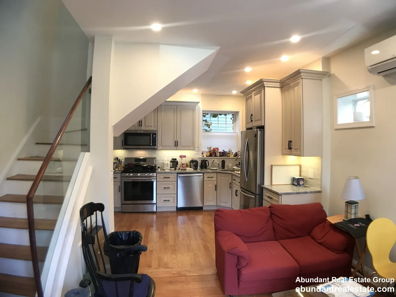 3 bed, 2 bath apartment for rent at 9 Ashton Pl Unit 9, Mid Cambridge — photo 4 of 32