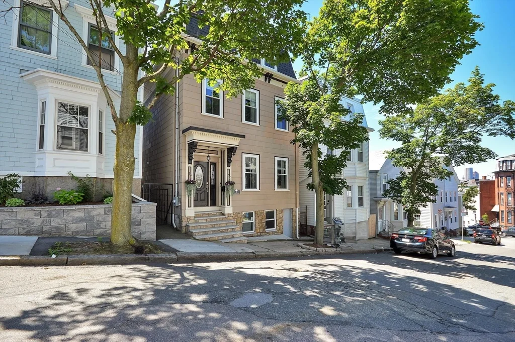 5 bed, 2 bath apartment for rent at 9 Atlantic St, South Boston
