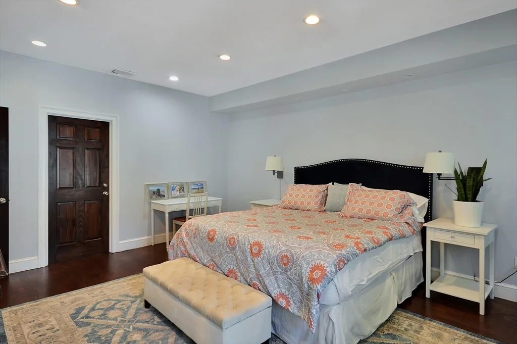 5 bed, 2 bath apartment for rent at 9 Atlantic St, South Boston — photo 16 of 26