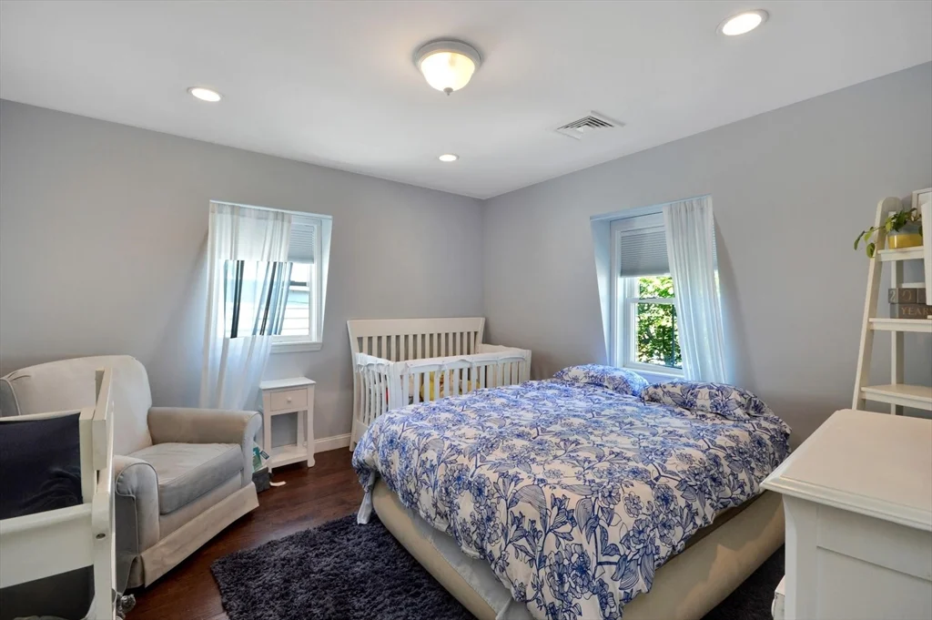 5 bed, 2 bath apartment for rent at 9 Atlantic St, South Boston — photo 20 of 26