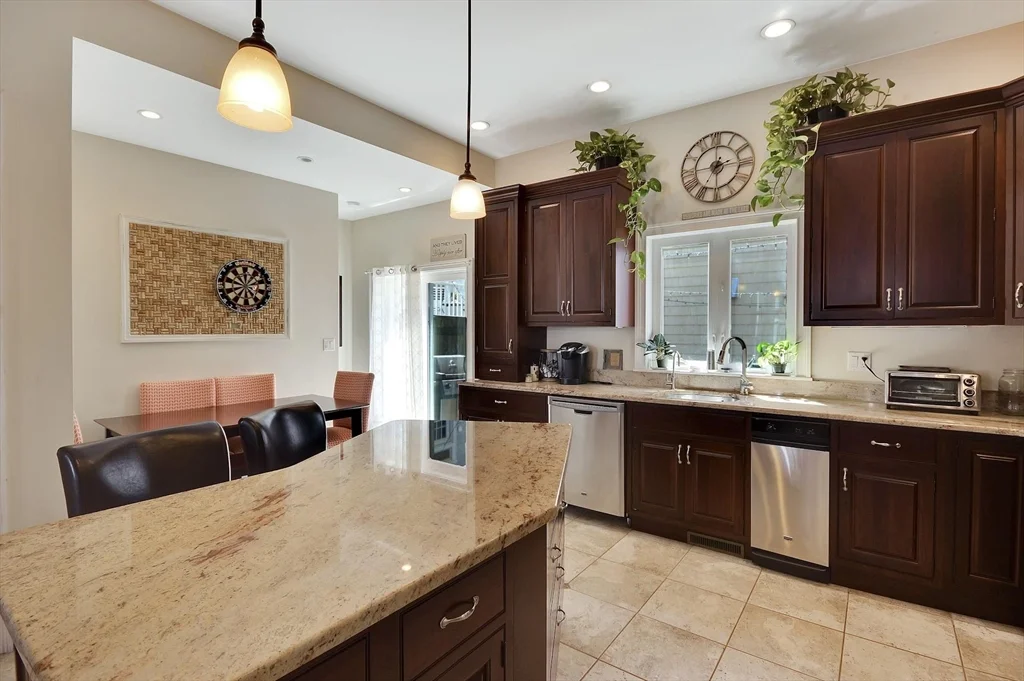 5 bed, 2 bath apartment for rent at 9 Atlantic St, South Boston — photo 9 of 26