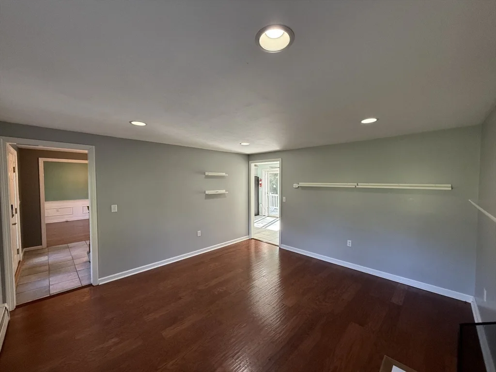 3 bed, 2 bath apartment for rent at 9 Bancroft St, Pepperell — photo 9 of 40