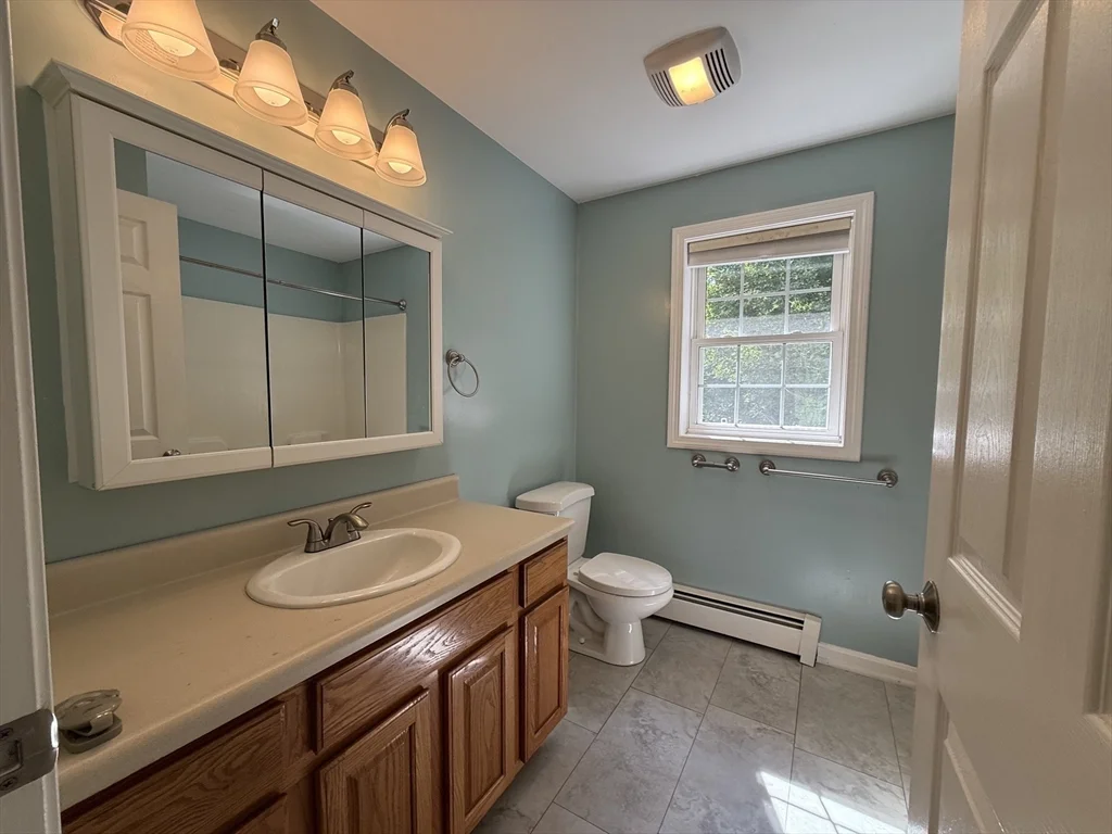 3 bed, 2 bath apartment for rent at 9 Bancroft St, Pepperell — photo 18 of 40