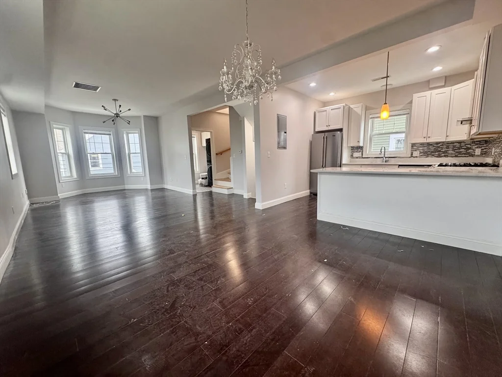 3 bed, 2 bath apartment for rent at 9 Batchelder St Unit 2, Dorchester — photo 4 of 21