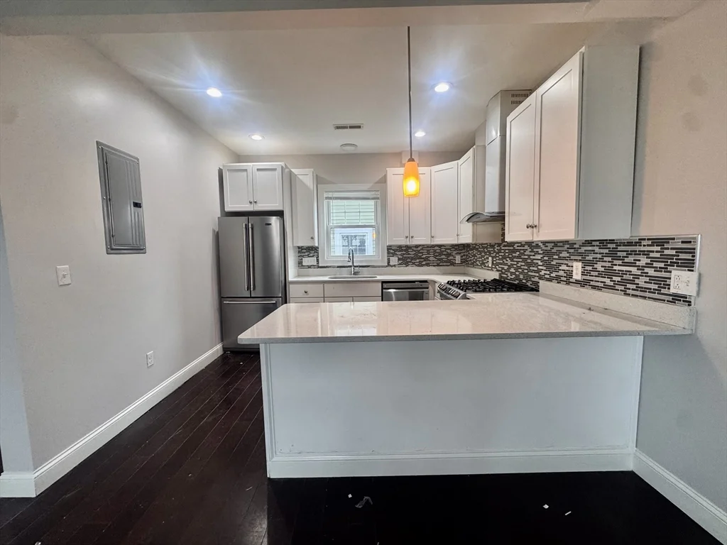 3 bed, 2 bath apartment for rent at 9 Batchelder St Unit 2, Dorchester — photo 2 of 21