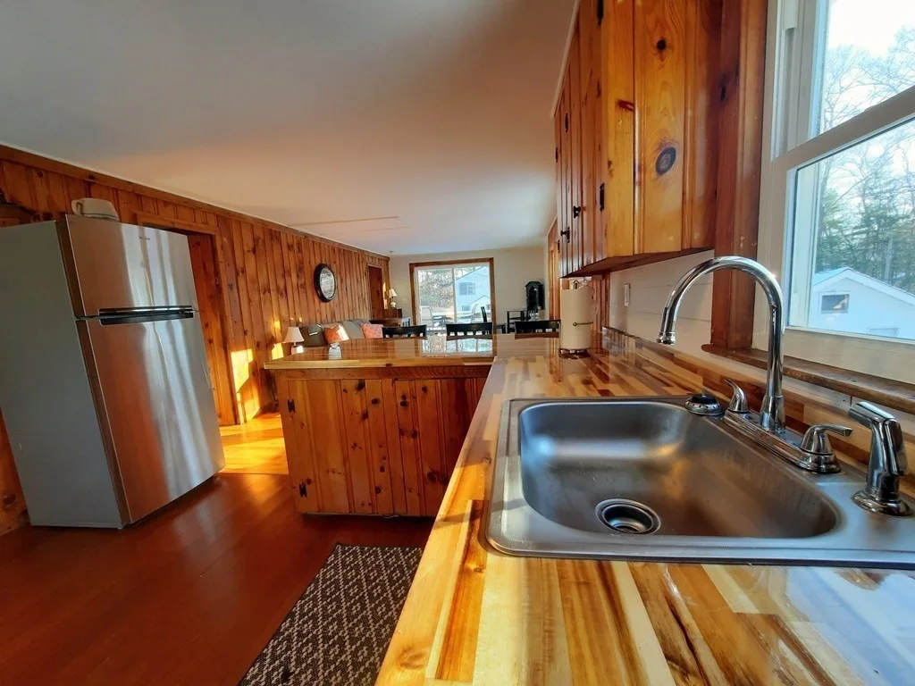 2 bed, 1 bath apartment for rent at 9 Beachway Unit 9, Pembroke — photo 4 of 8