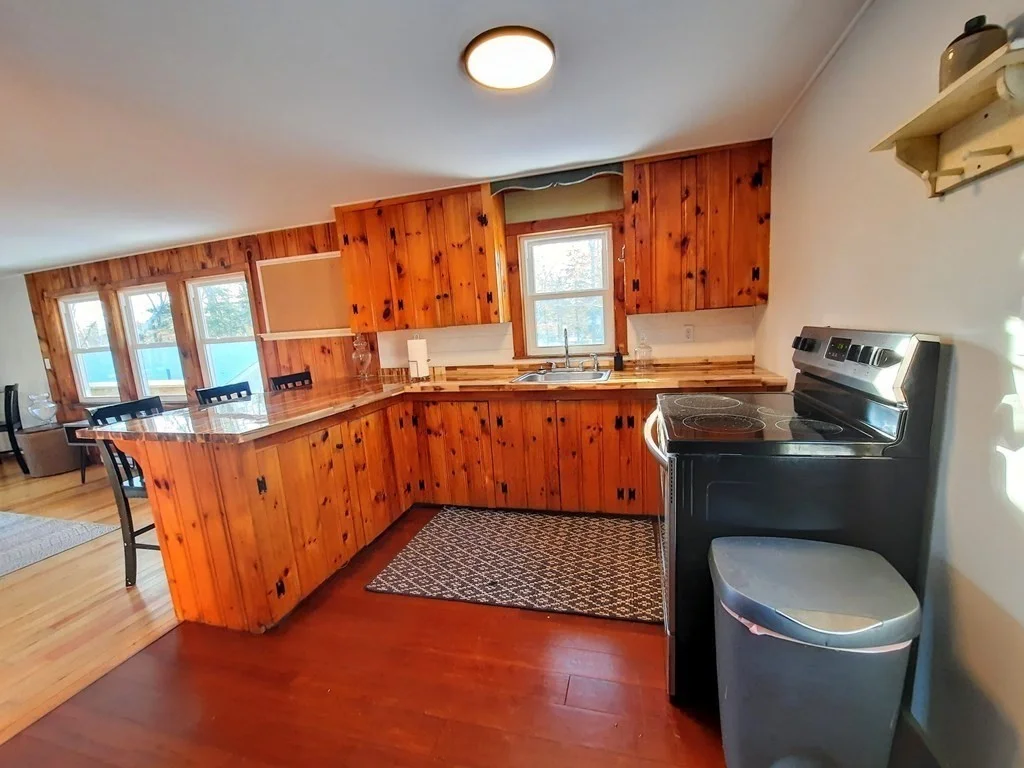 2 bed, 1 bath apartment for rent at 9 Beachway Unit 9, Pembroke — photo 7 of 8