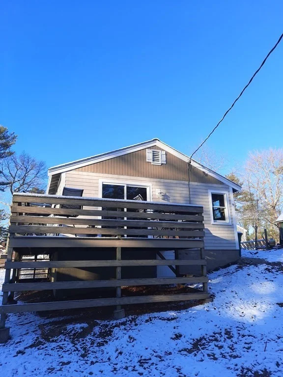 2 bed, 1 bath apartment for rent at 9 Beachway Unit 9, Pembroke — photo 1 of 8