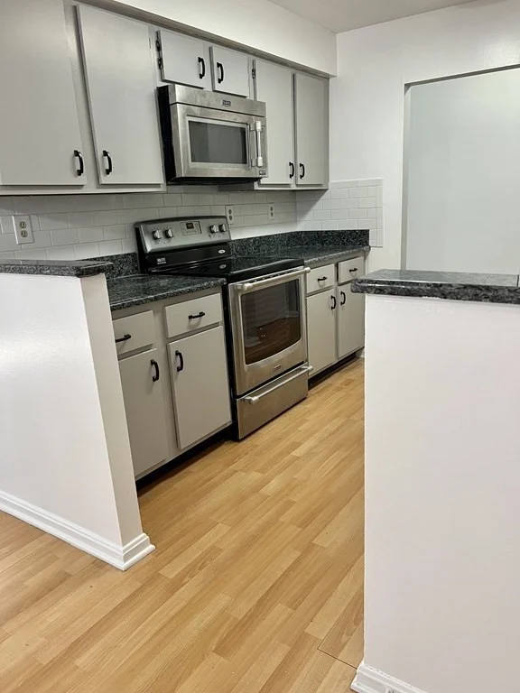 2 bed, 1 bath apartment for rent at 9 Beal's Cove Unit H, Hingham — photo 3 of 14