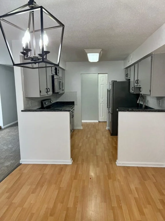 2 bed, 1 bath apartment for rent at 9 Beal's Cove Unit H, Hingham — photo 2 of 14