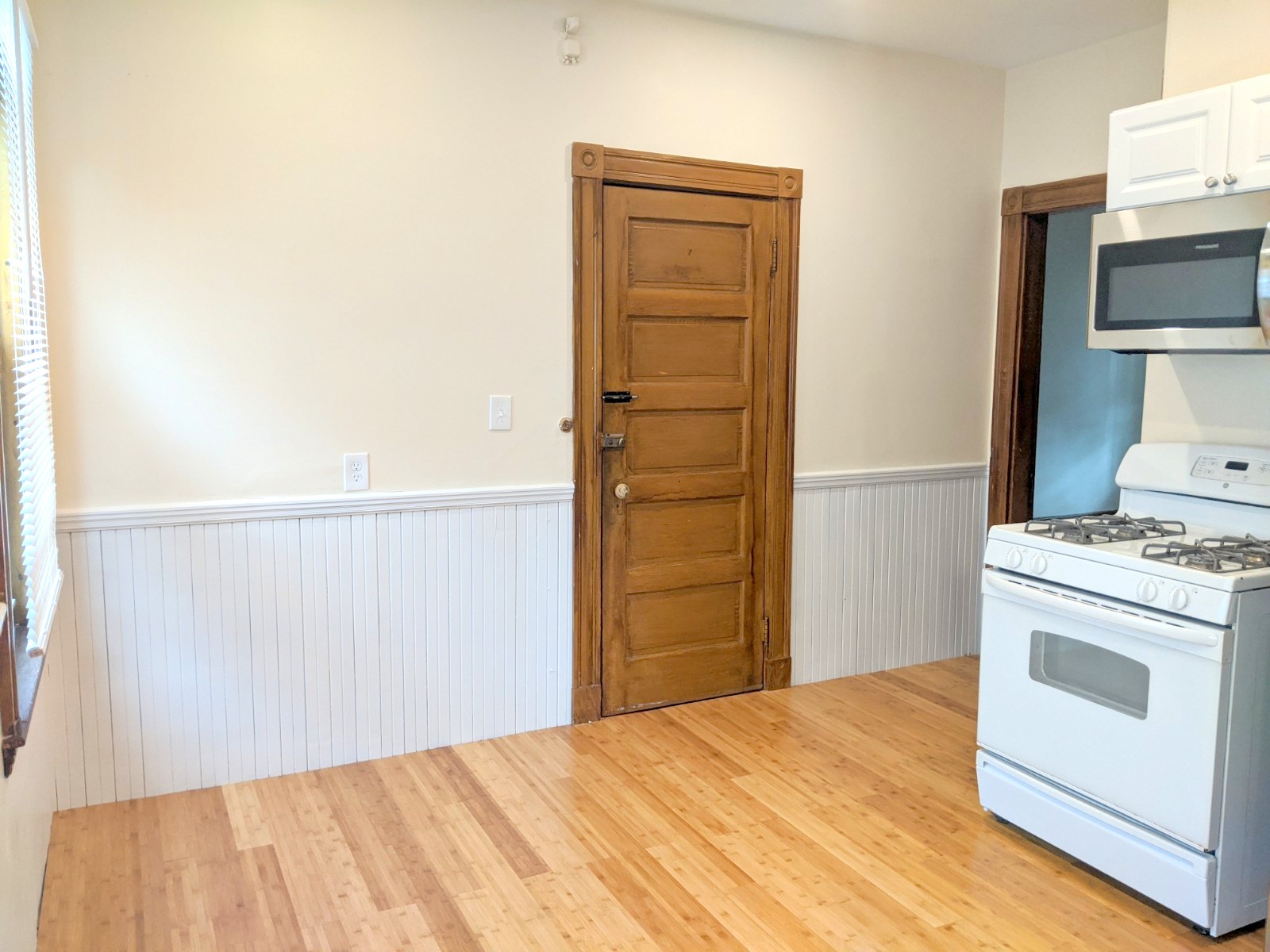 3 bed, 1 bath apartment for rent at 9 Belknap St Unit 3, West Somerville — photo 4 of 24