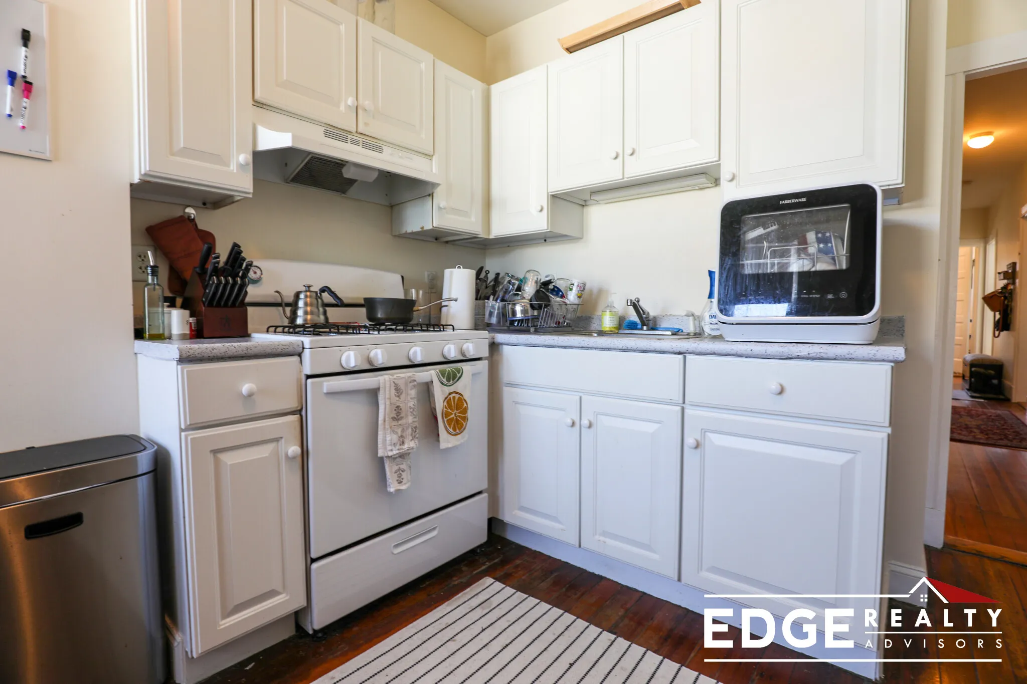 3 bed, 1 bath apartment for rent at 9 Bennett St Unit 2, Brighton — photo 3 of 10