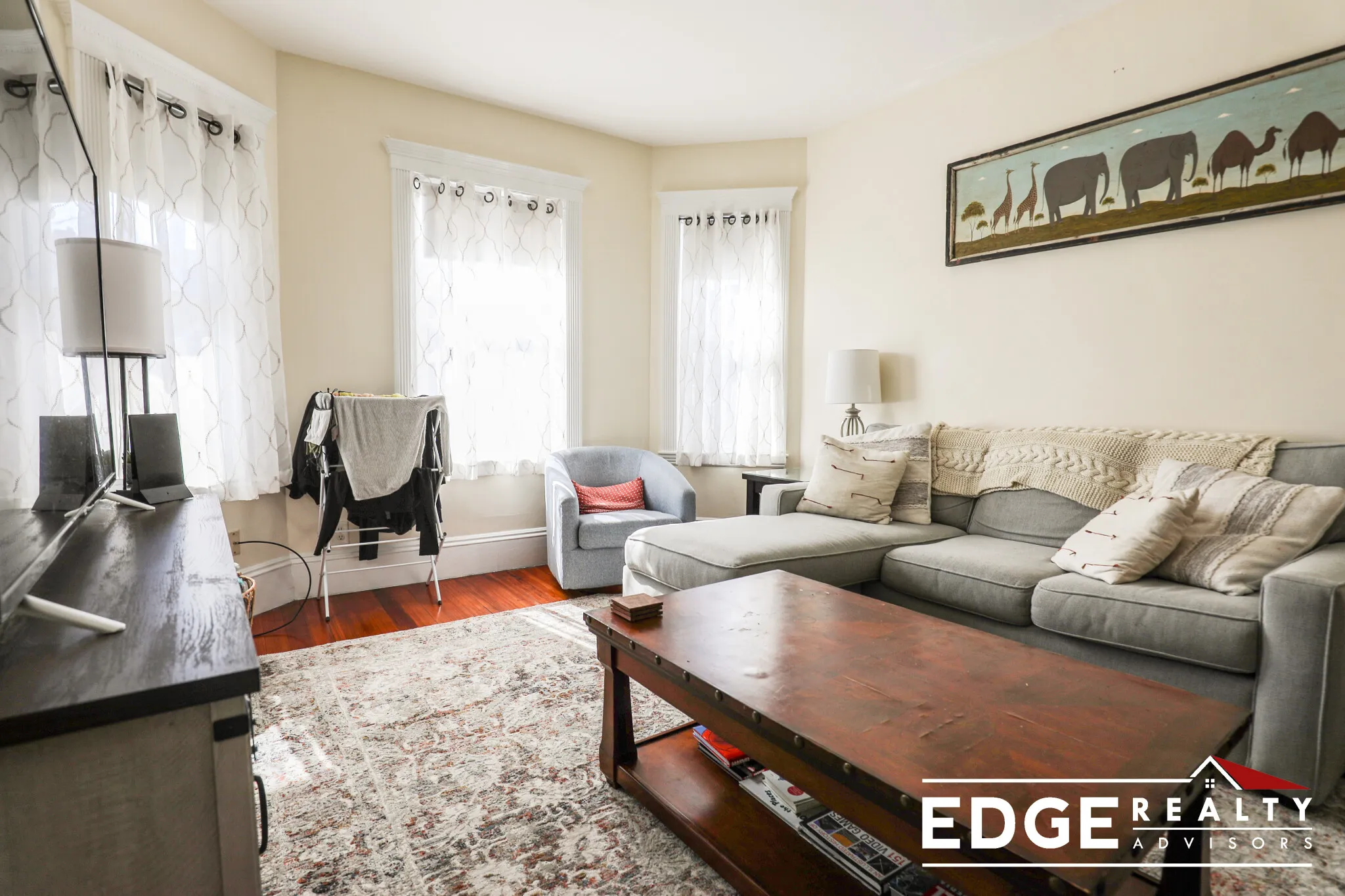3 bed, 1 bath apartment for rent at 9 Bennett St Unit 2, Brighton — photo 4 of 10