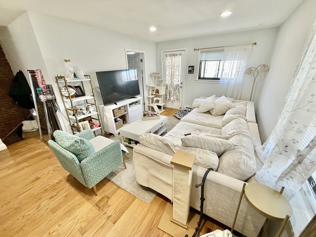 1 bed, 1 bath apartment for rent at 9 Boston St Unit 3, South Boston — photo 3 of 9