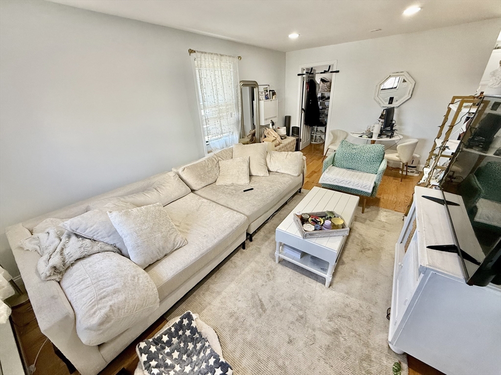 1 bed, 1 bath apartment for rent at 9 Boston St Unit 3, South Boston — photo 4 of 9