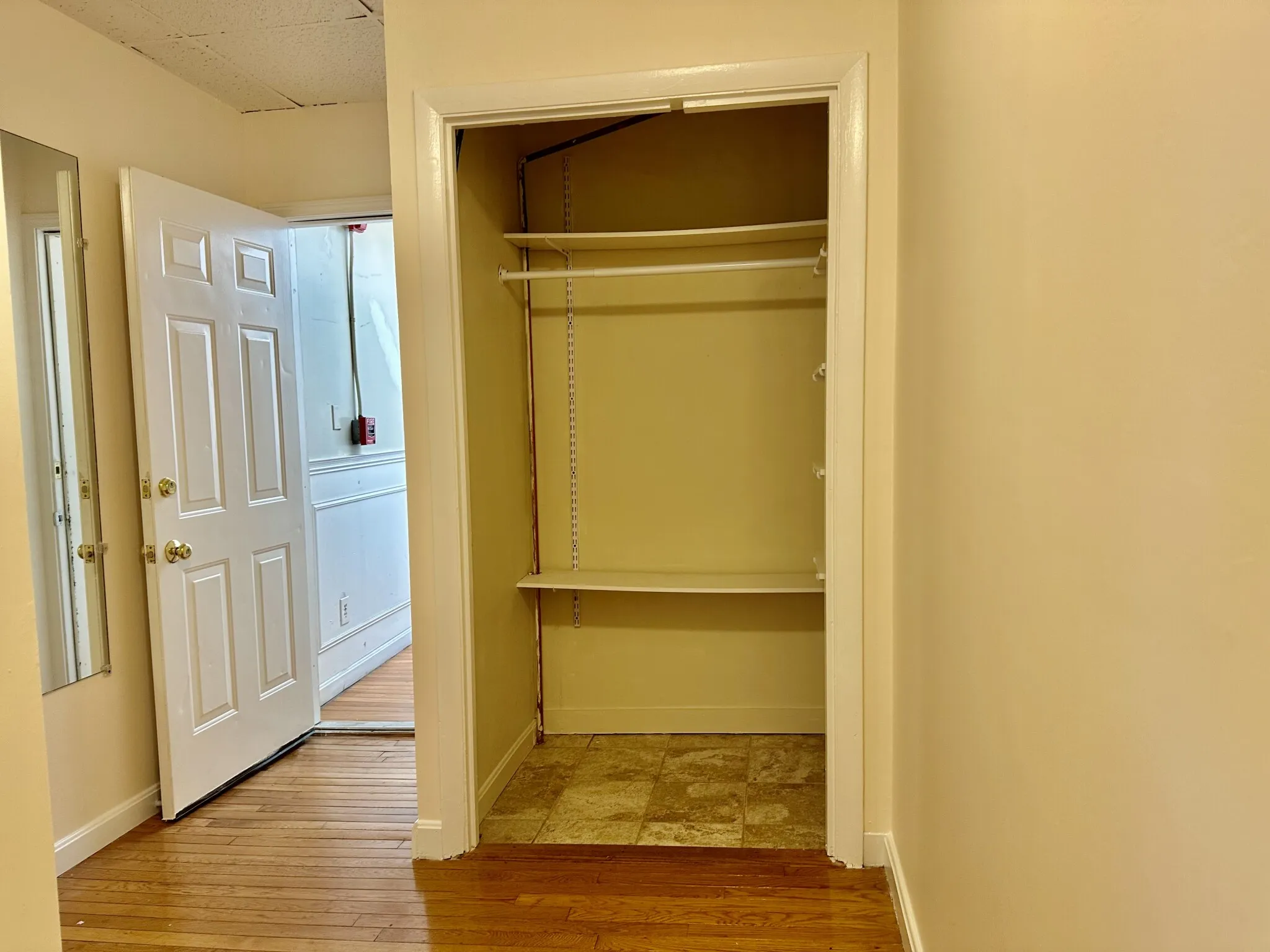 Studio bed, 1 bath apartment for rent at 9 Bowdoin St Unit 12, Beacon Hill — photo 5 of 10