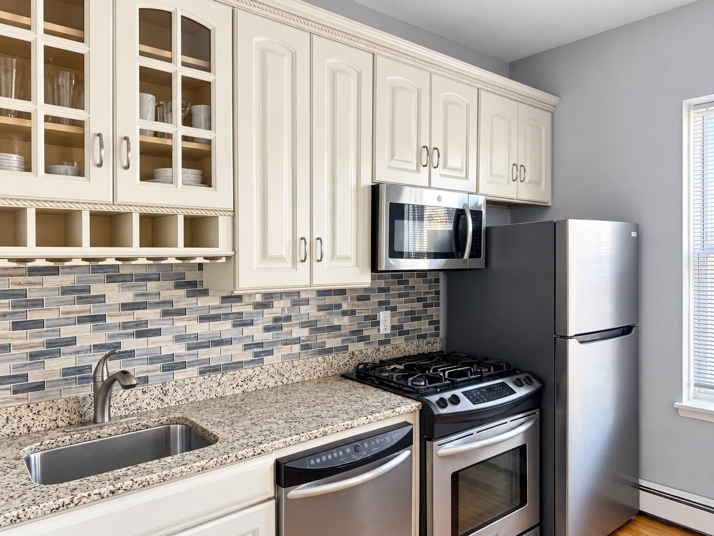 1 bed, 1 bath apartment for rent at 9 Bowdoin St Unit 14, Beacon Hill — photo 8 of 9