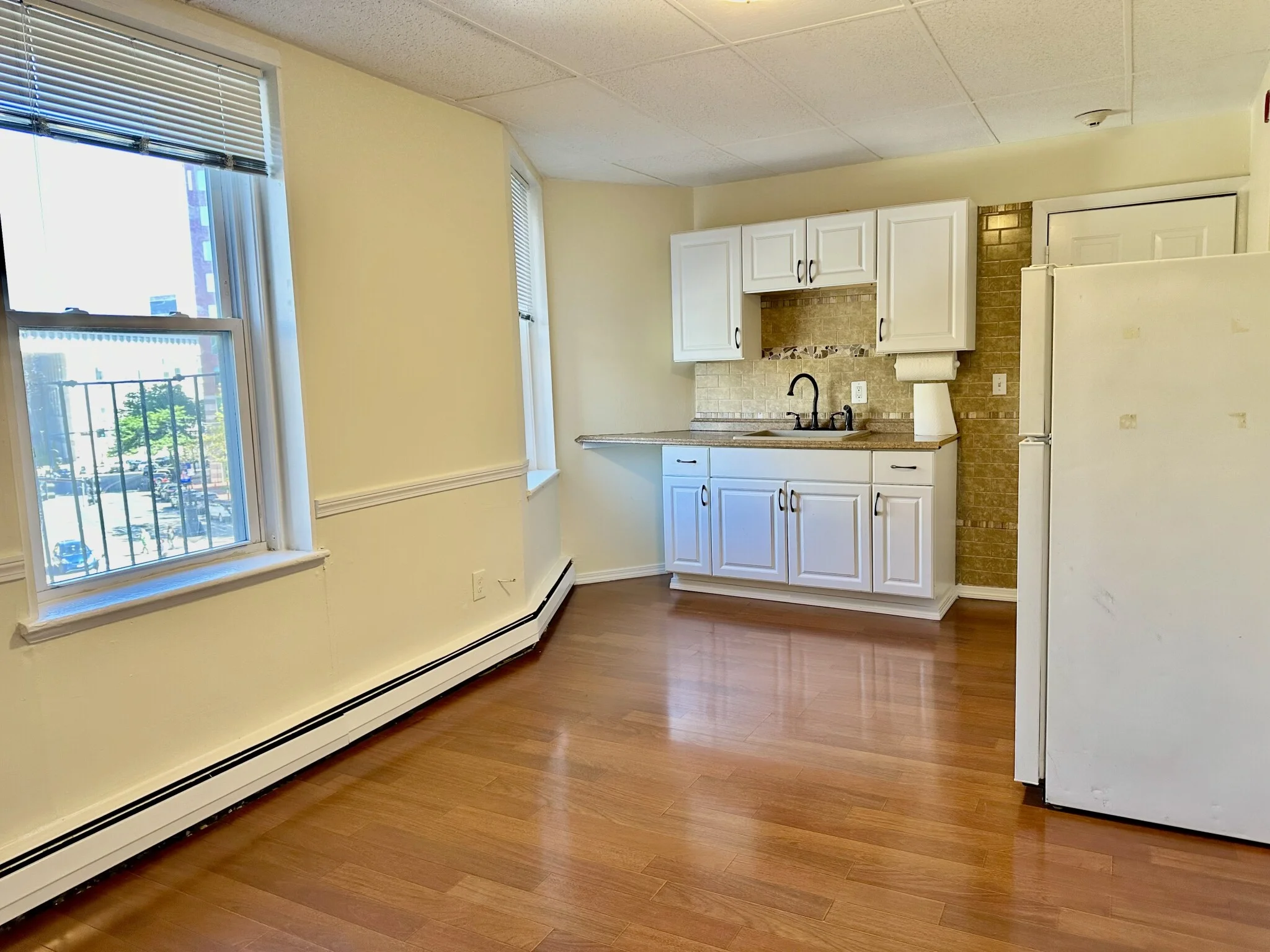 Studio bed, 1 bath apartment for rent at 9 Bowdoin St Unit 6, Beacon Hill — photo 7 of 9