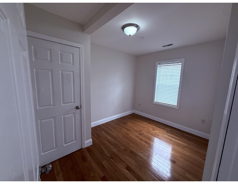3 bed, 1 bath apartment for rent at 9 Boyd St Unit 2, Dorchester — photo 6 of 10