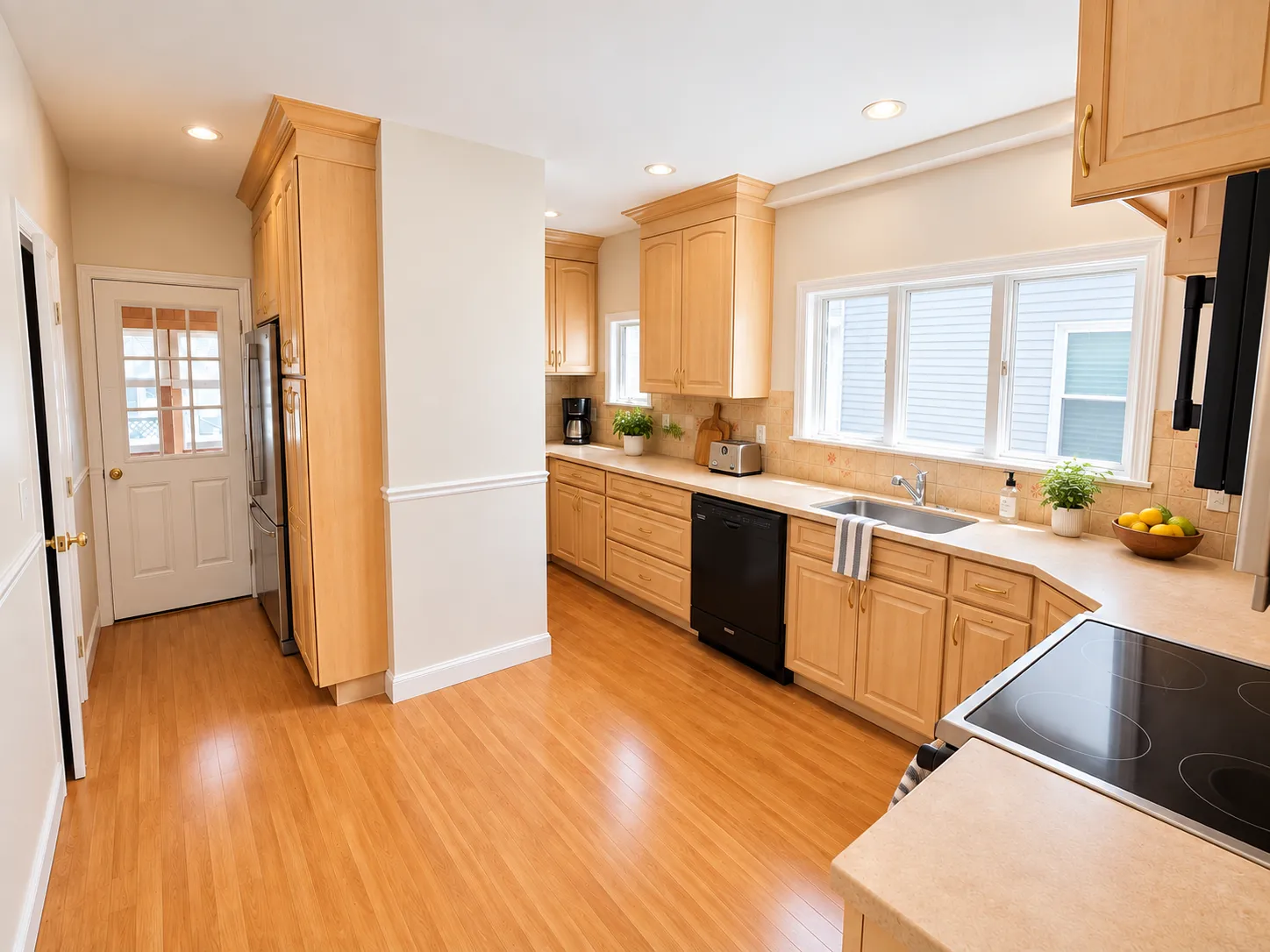 5 bed, 2 bath apartment for rent at 9 Bradford Ave Unit 1, South Medford — photo 11 of 27