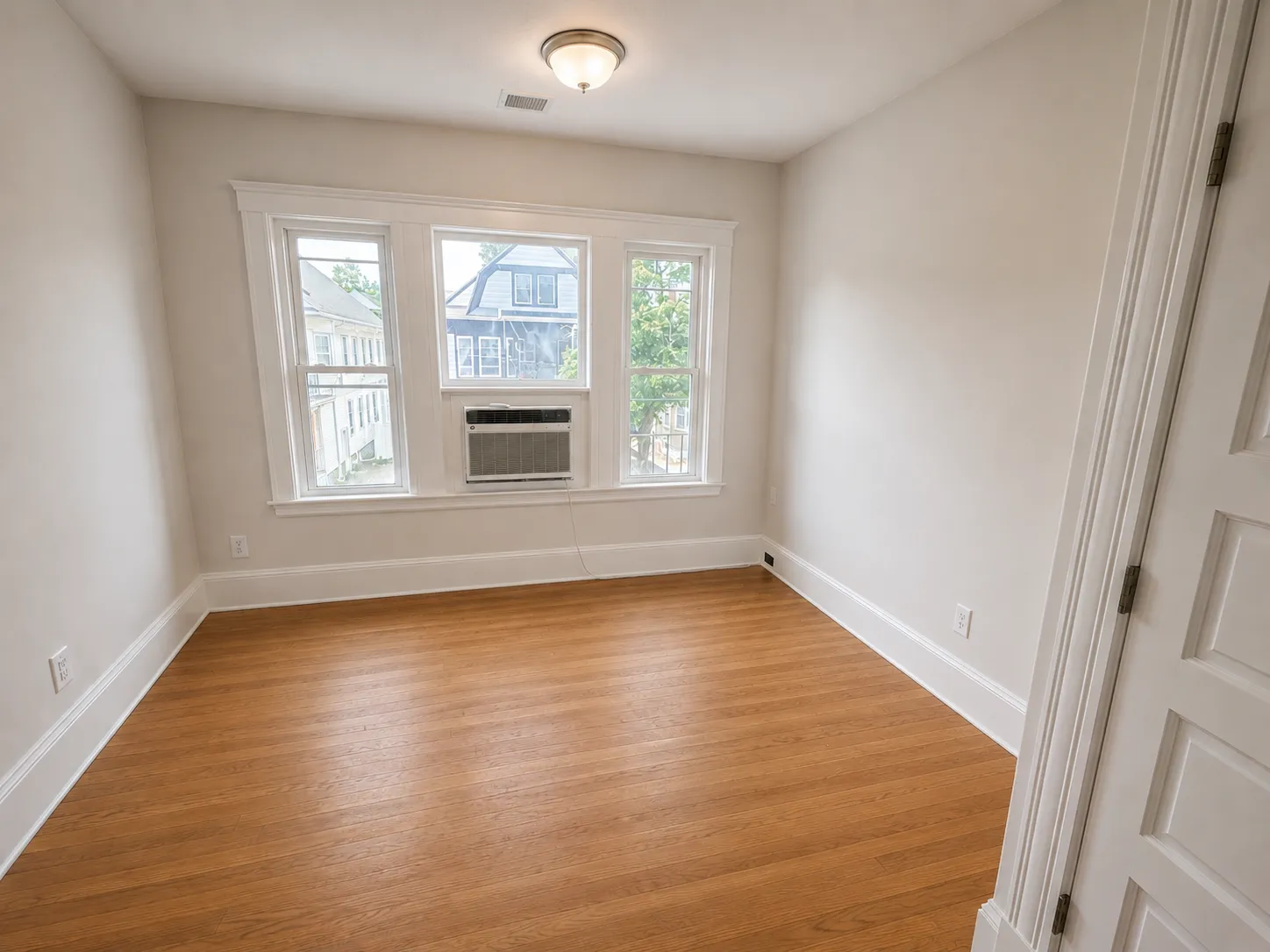 6 bed, 2 bath apartment for rent at 9 Bradford Ave Unit 2, South Medford — photo 13 of 22