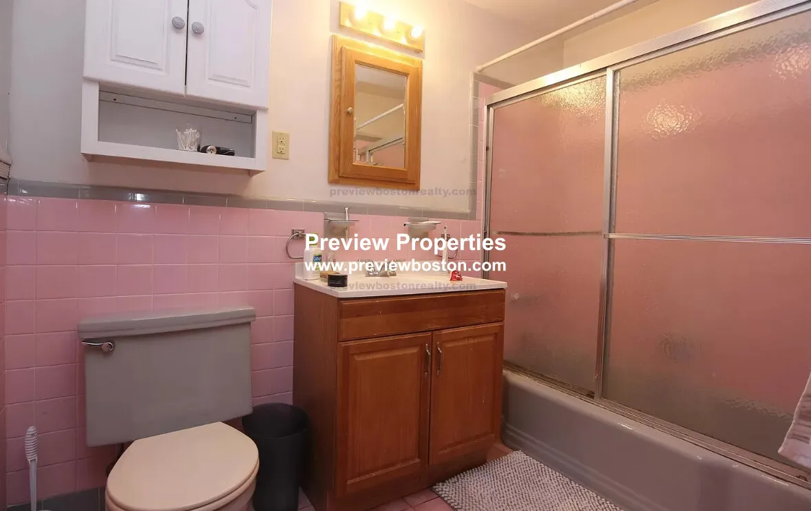 2 bed, 1 bath apartment for rent at 9 Braemore Rd Unit 1AP, Brighton — photo 4 of 15