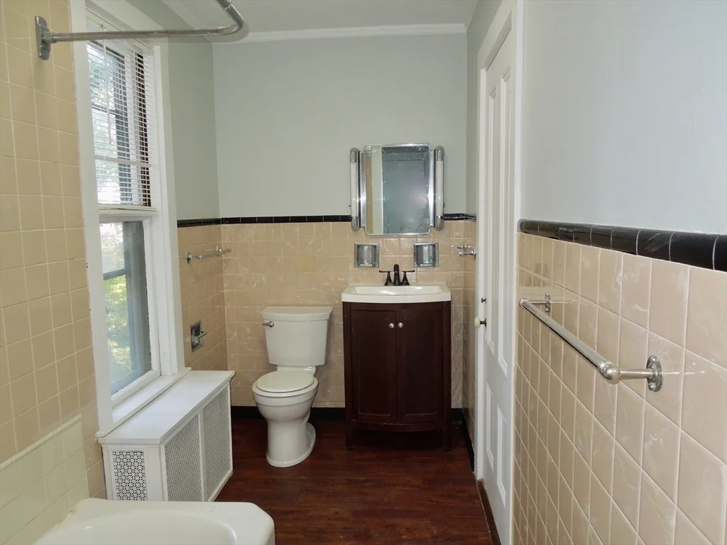 2 bed, 1 bath apartment for rent at 9 Brewster St Unit 2, Plymouth — photo 6 of 10