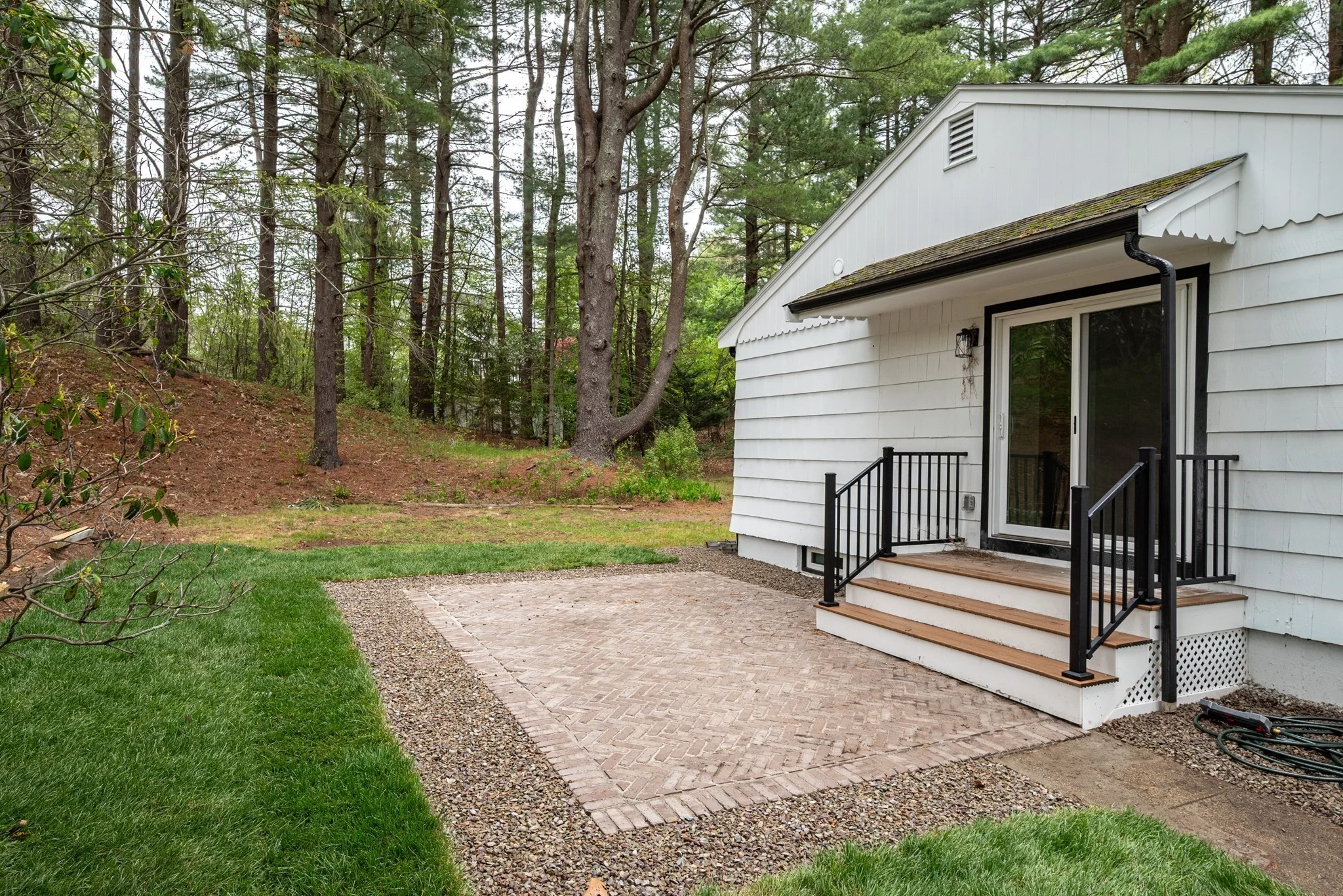 3 bed, 1 bath apartment for rent at 9 Bridge St, Medfield — photo 22 of 24