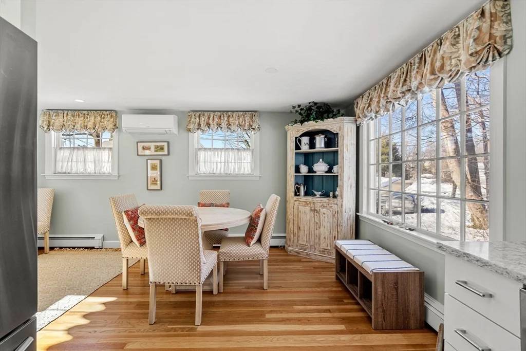 2 bed, 1 bath apartment for rent at 9 Brimblecomb, Marblehead — photo 5 of 24