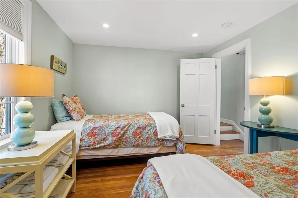 2 bed, 1 bath apartment for rent at 9 Brimblecomb, Marblehead — photo 13 of 24