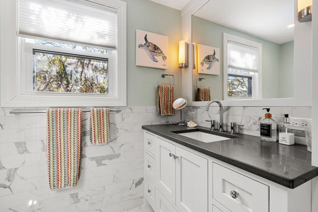 2 bed, 1 bath apartment for rent at 9 Brimblecomb, Marblehead — photo 15 of 24
