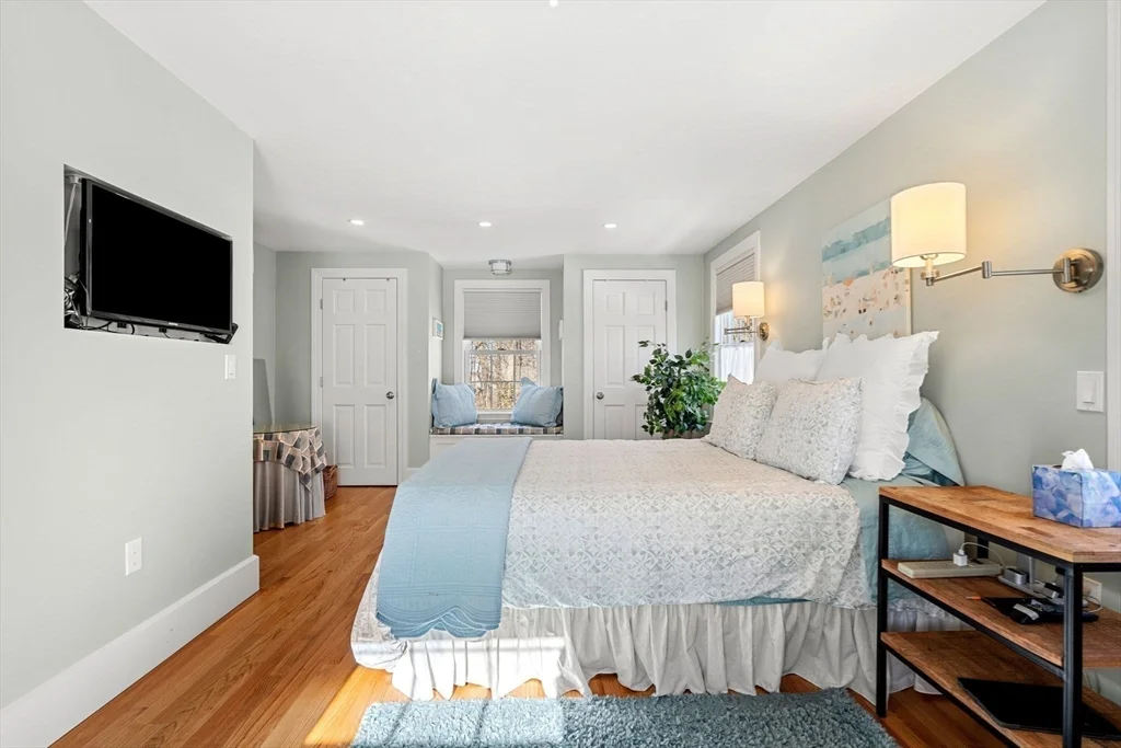 2 bed, 1 bath apartment for rent at 9 Brimblecomb, Marblehead — photo 19 of 24