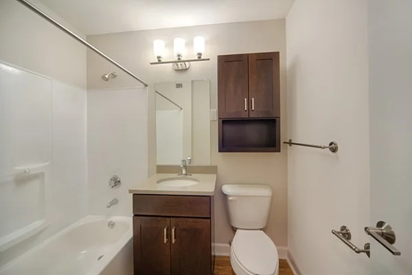 3 bed, 1 bath apartment for rent at 9 Bronsdon St Unit 40S-C, Brighton — photo 4 of 7