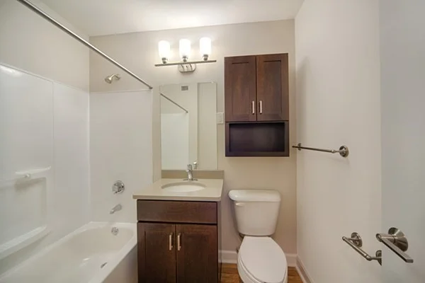 3 bed, 1 bath apartment for rent at 9 Bronsdon St Unit 9B-B, Brighton — photo 4 of 7