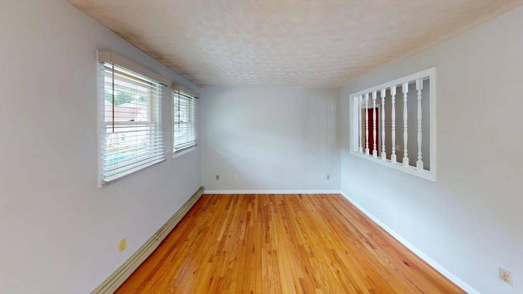 3 bed, 1 bath apartment for rent at 9 Brookdale Unit 2, Worcester — photo 3 of 12