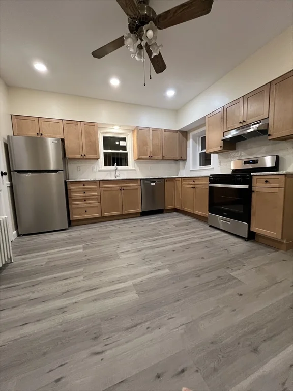 2 bed, 1 bath apartment for rent at 9 Brookings Unit 1, Medford — photo 2 of 27