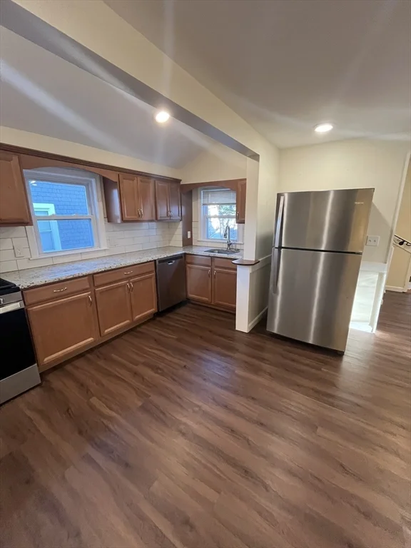 3 bed, 2 bath apartment for rent at 9 Brookings Unit 2, Medford — photo 2 of 33