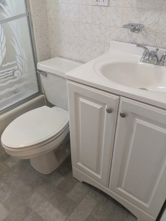 3 bed, 2 bath apartment for rent at 9 Brookings Unit 2, Medford — photo 17 of 33