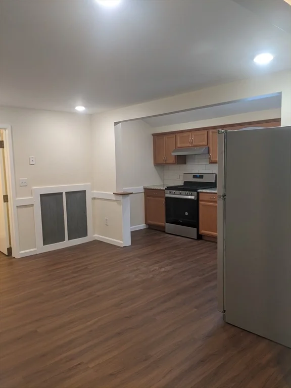 3 bed, 2 bath apartment for rent at 9 Brookings Unit 2, Medford — photo 8 of 33