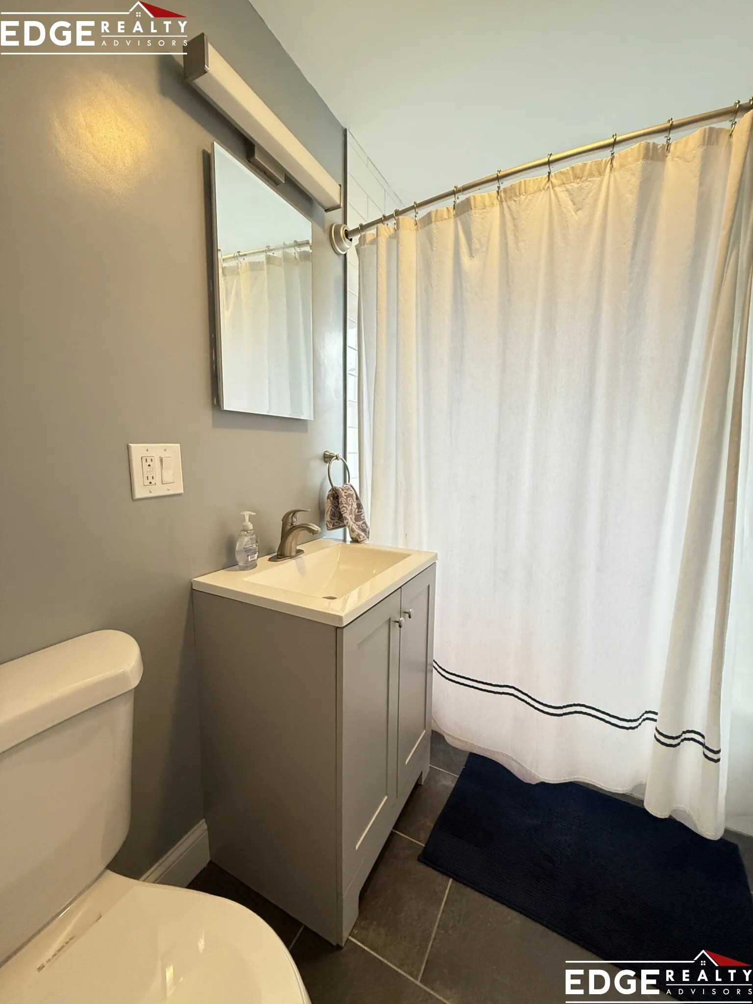 2 bed, 1 bath apartment for rent at 9 Brooksdale Rd Unit 1, Brighton — photo 3 of 8
