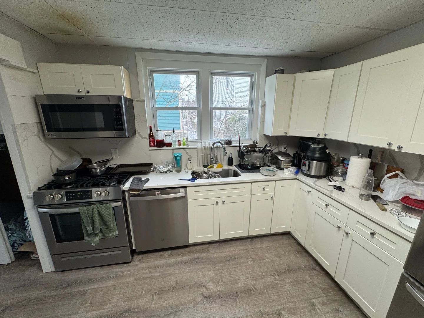 3.5 bed, 2.5 bath apartment for rent at 9 Burnham St Unit 1, Tufts — photo 4 of 12