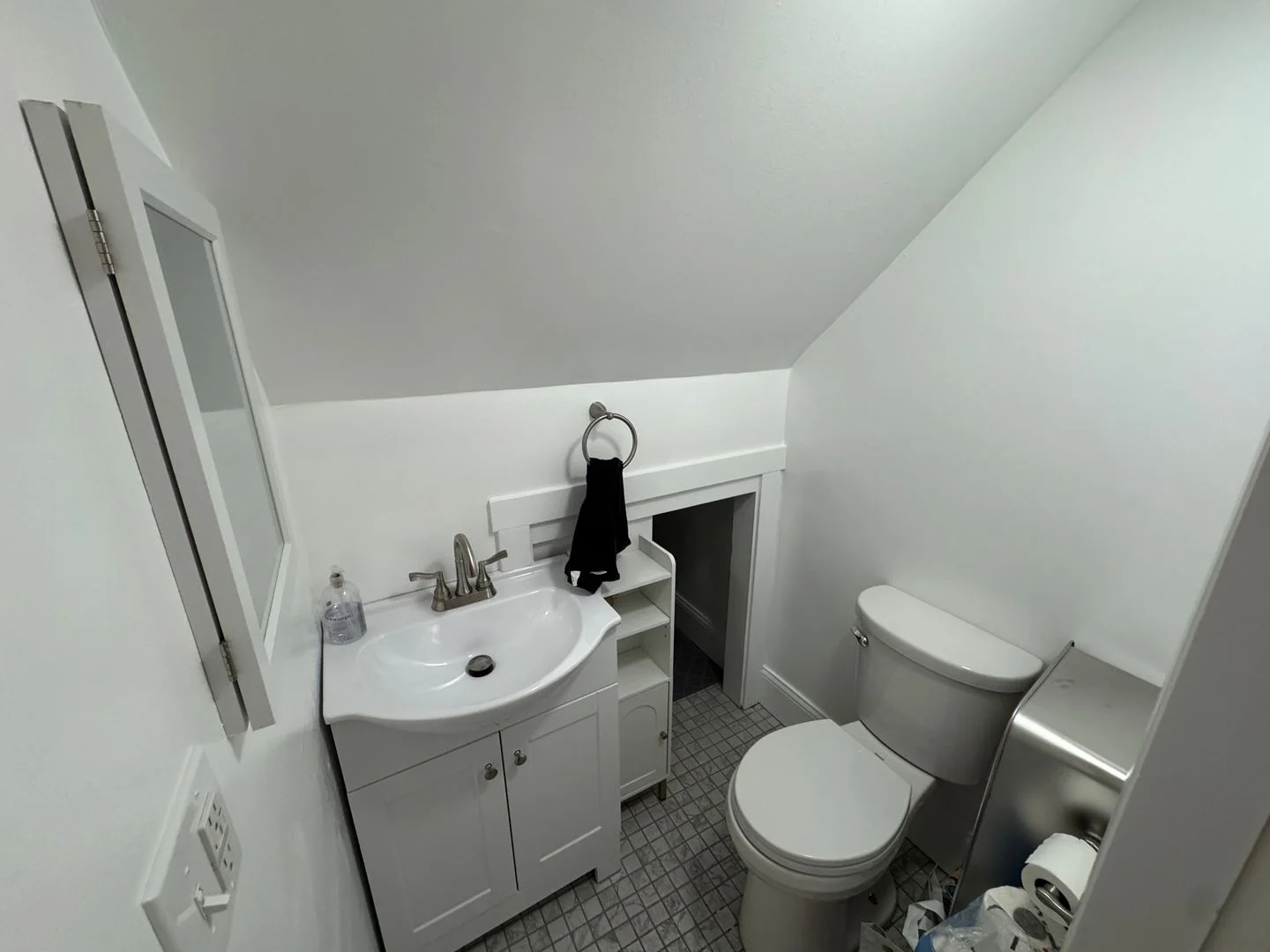 3.5 bed, 2.5 bath apartment for rent at 9 Burnham St Unit 1, Tufts — photo 10 of 12