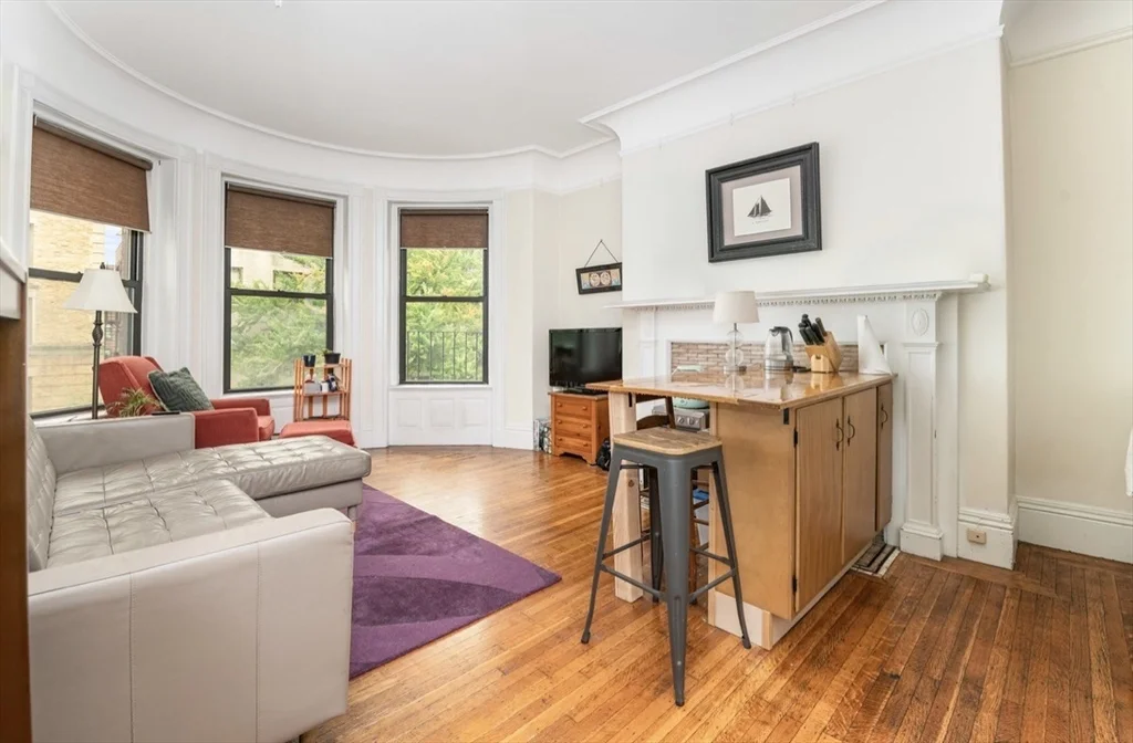 1 bed, 1 bath apartment for rent at 9 Buswell St Unit 2f, Fenway